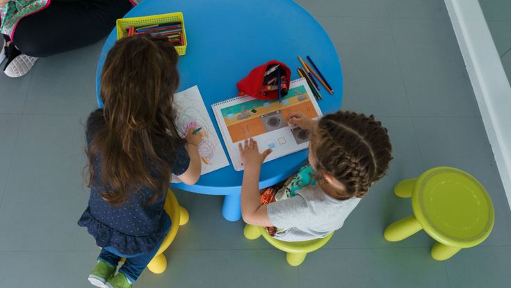 La Ferrante dei bimbi insegna a scrivere. E spopola su Amazon