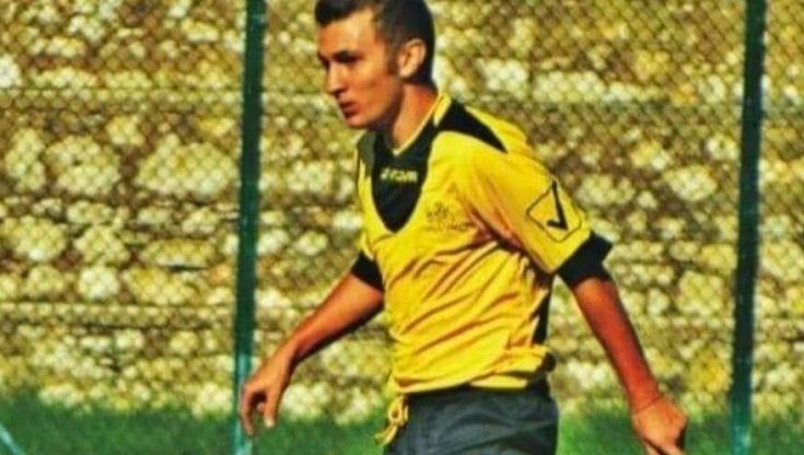 Calcio in lutto in Puglia, è morto a 33 anni Matteo Silvestri: "Resterai per sempre il nostro numero 10"