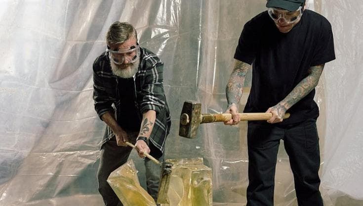 Fedez smentisce nuova paternità e scrive: “Ogni padre è veleno e antidoto per il proprio figlio”