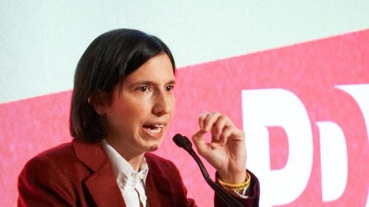 Schlein all’assemblea Pd: “Gli italiani oggi hanno il frigo vuoto, l’alternativa c’è nei fatti”