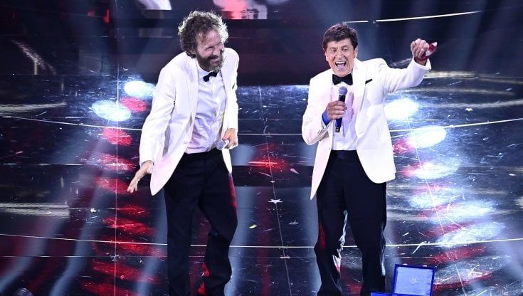 Nella serata dei duetti Morandi batte tutti