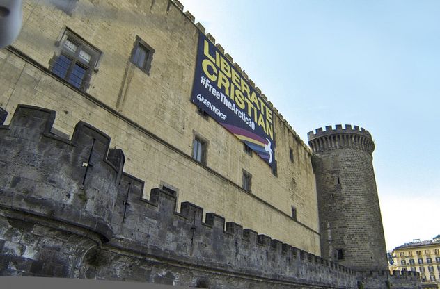 "Liberate Cristian"<br />striscione al Maschio Angioino