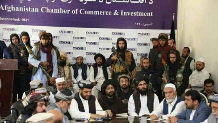 Afghanistan: quei "colloqui" alla Camera di commercio coi fucili d'assalto e la corsa contro il tempo per fuggire dai talebani