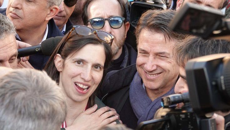 Ucraina, ora Conte sfida il Pd di Schlein: “Dia una prova di pacifismo”