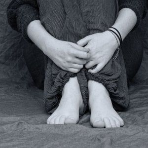 Giornata mondiale della salute mentale. Gli psichiatri: "Metà dei problemi iniziano a 14 anni"