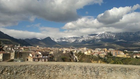 Branco umilia un invalido e gli incendia la casa, tre arresti in Calabria