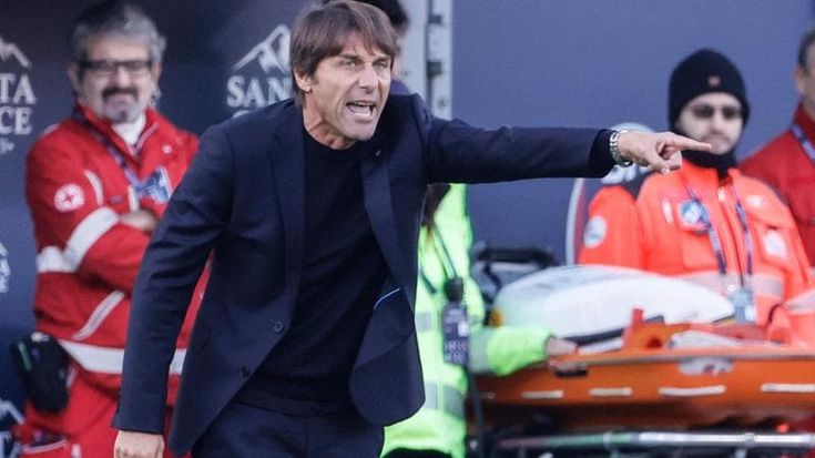 Napoli, il produttore Giuliano: “Non è un film, credo in Conte e non capisco il clima di isteria”