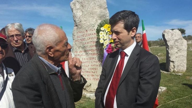 Il ministro della Giustizia Orlando a Portella della ginestra, l'incontro con uno dei sopravvissuti