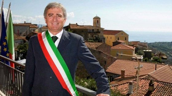 Conte: "Grave che non ci siano risposte sul delitto Vassallo"