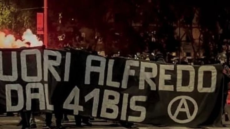 Terrorismo, tornano in libertà gli anarchici arrestati per i sabotaggi all’Alta velocità: “Vanno scarcerati”