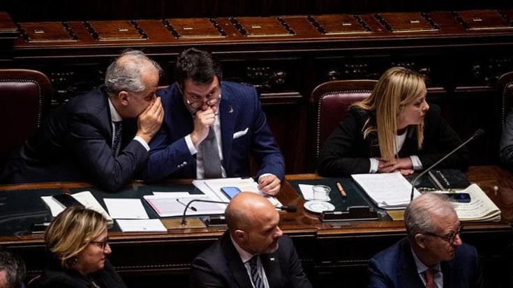 Sicurezza, slitta il decreto. Scontro sui minori stranieri, Salvini: “Via chi delinque”