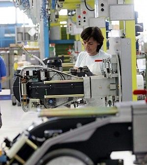 Industria, ventunesimo calo consecutivo.<br />Segnali di ripresa dagli ordinativi: +7,3%