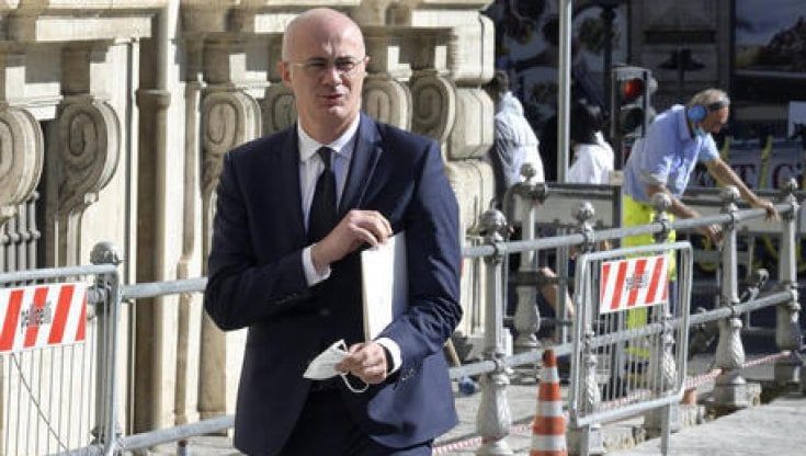 "M5s, non ti capisco più". D'Incà e Crippa i primi big a lasciare dopo il no alla deroga dei due mandati