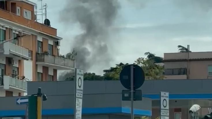 Boccea, incendio in un appartamento: paura e strade chiuse per il fumo