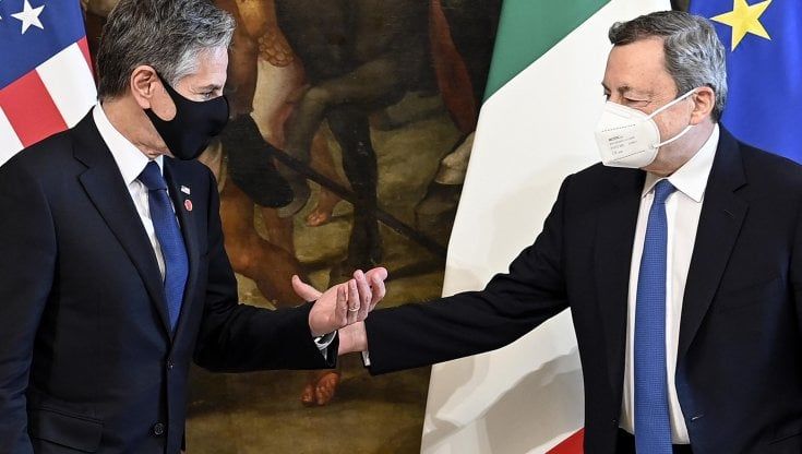 Soldi da Mosca, telefonata tra Blinken e Draghi. E sull'energia: ‘’Mosca non ci dividerà"