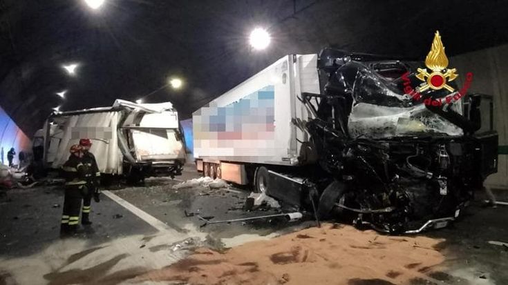 Incidente sull’A1 tra Bologna e Firenze, riaperto il tratto tra la Panoramica e Firenzuola