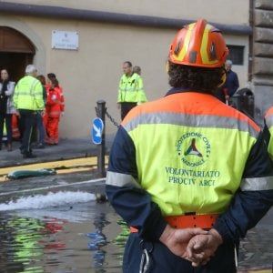 Protezione civile insegnata a scuola, i prof pugliesi a lezione dai soccorritori