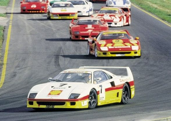 Livrea #54, ispirata alla Ferrari F40 del 1987