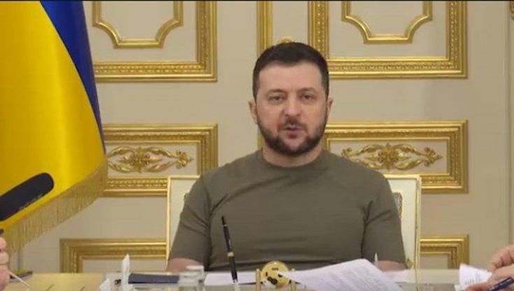 Il sondaggio, un italiano su quattro diffida dei media sugli orrori dei russi: “Propaganda di Kiev” 