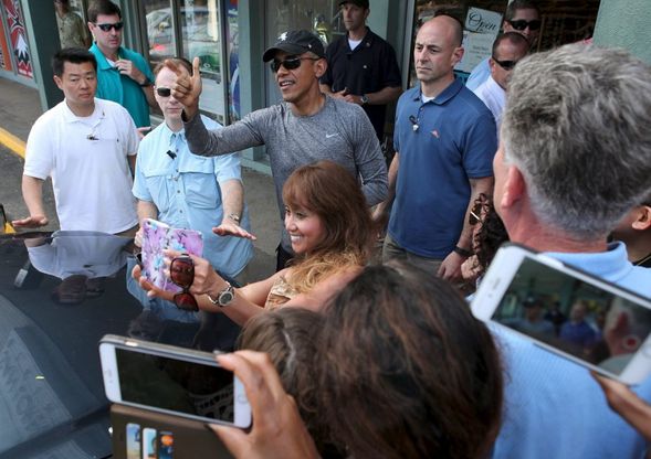 Hawaii: granita con le figlie per Barack Obama