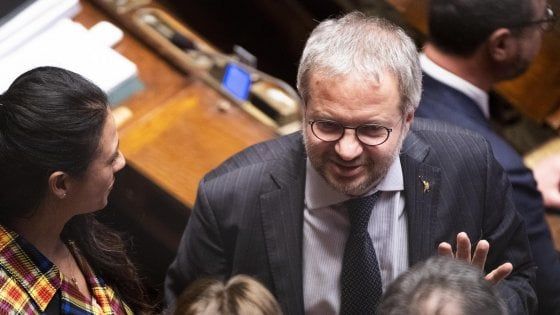 Borghi non gradisce i sondaggi e minaccia il portavoce del Parlamento europeo Molinari