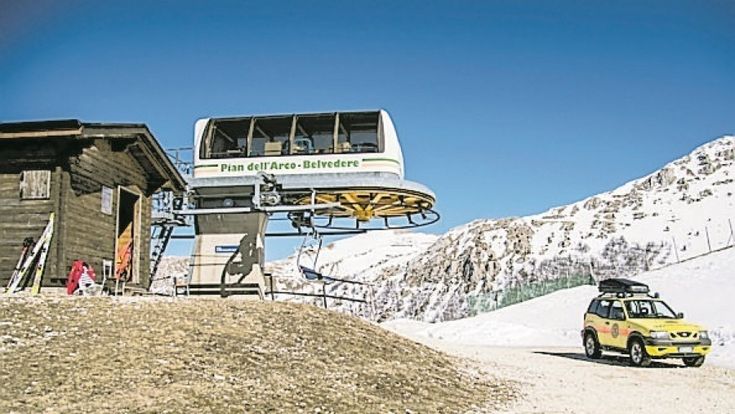 Il pullman al posto della seggiovia, la sfida dello sci sui monti del sisma