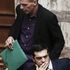 Tsipras cambia la squadra di negoziatori e commissaria Varoufakis