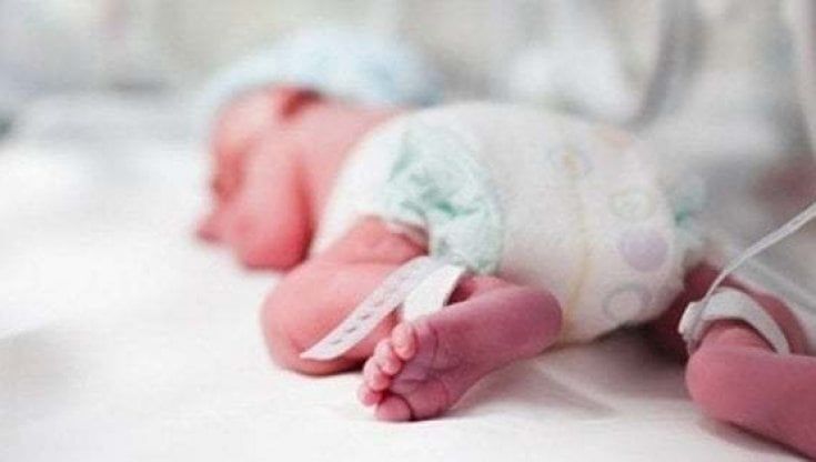 La sua bambina non aspetta: mamma pavese partorisce in ambulanza