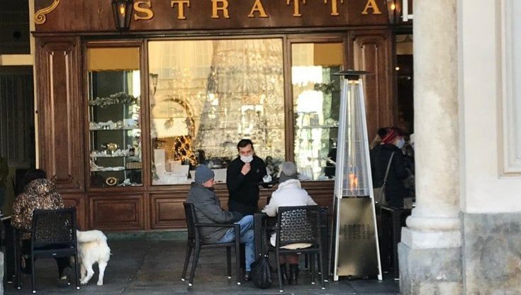 Torino in zona gialla torna ad affollarsi nelle vie del centro, tra bar e ristoranti di nuovo aperti