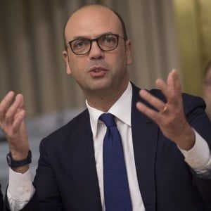 Governo, Alfano al Pd: "Se vuole la crisi lo dica chiaro". Torrisi a leader Ap: "Vuole dimissioni? Manco nel Pcus"