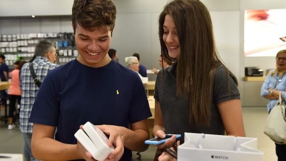 Il conto alla rovescia è finito: da oggi Apple Watch è arrivato anche in Italia