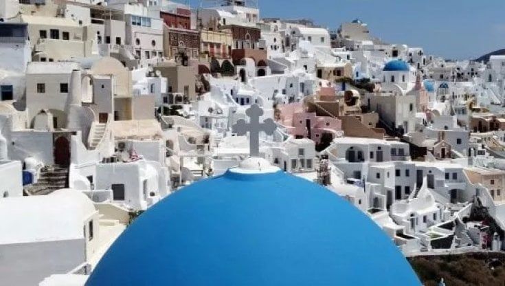 Green pass, tamponi e Plf: ecco cosa serve per andare in vacanza in Grecia. E la Farnesina avverte: "Difficoltà a trovare alloggi per la quarantena"