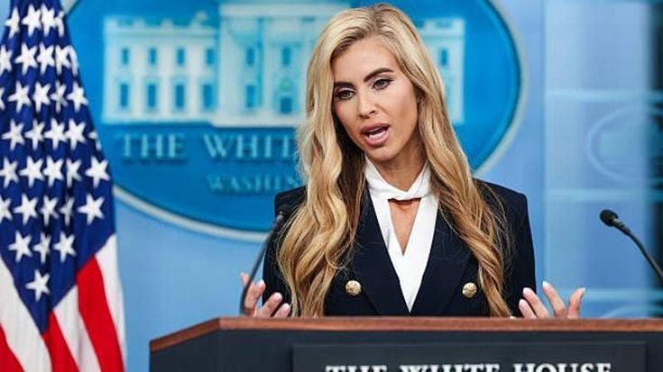 Usa, la nuova portavoce della Casa Bianca licenziata dopo solo 5 giorni