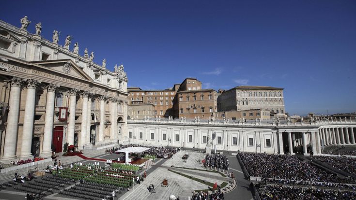 Il Vaticano chiude il caso Viganò, ma ora indaga sugli anni di Wojtyla
