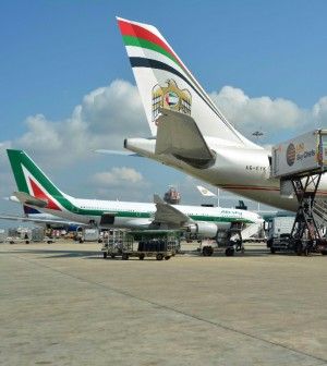 Caos sindacato, salvezza Alitalia in bilico. Renzi: "Accordo o addio a 15.000 posti"