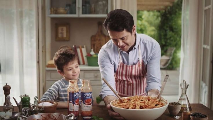 Modello-spot: siamo tutti casa e famiglia