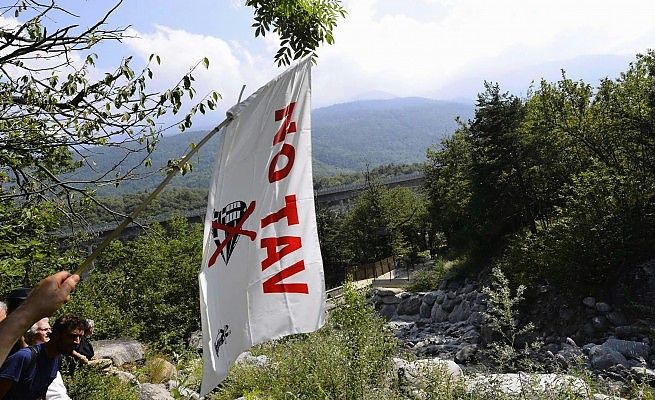 Bloccano furgoni Esercito<br />denunciati trenta No Tav