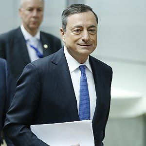 Draghi: "Bce pronta a intervenire a marzo, la ripresa stenta"