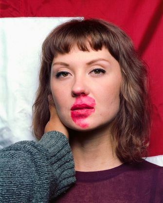 <span title="PERMESSO OK / Il fotografo si mette il rossetto e bacia gli sconosciuti: il progetto" class="thread-subject" id="yui_3_13_0_ym1_1_1391767522853_16863">Il fotografo si mette il rossetto e bacia gli sconosciuti: il progetto</span>