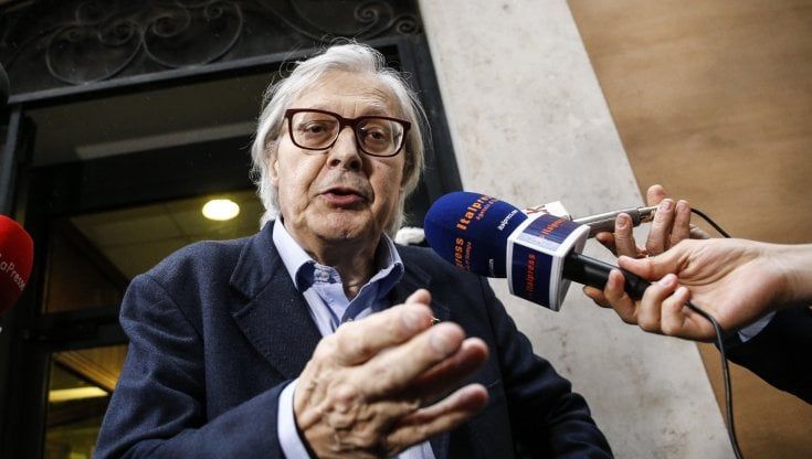 Sgarbi: "La Russa è stato inopportuno a celebrare l’Msi. Si richiama al passato, non al futuro come Meloni"