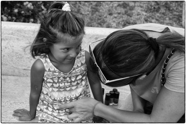 Tra i bimbi terremotati: quando i piedi raccontano