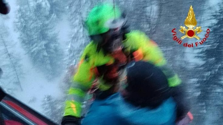 Livigno, doppia emergenza ad alta quota: slavina al Carosello 3000 e snowboarder bloccato su pendio