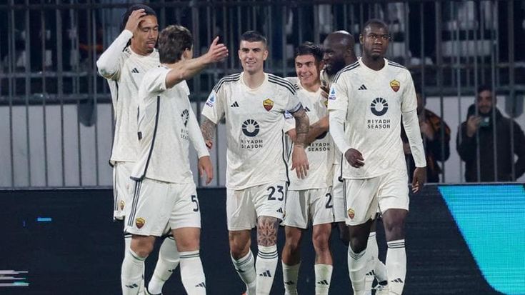 Monza-Roma 1-4, le pagelle: Dybala fa magie, Lukaku finalmente un gol. Tra i padroni di casa si salvano solo i due Carboni