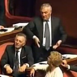 Senato, dopo la sospensione per gestacci D'Anna annuncia lo sciopero della fame