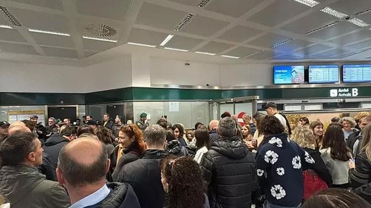 “Ci siamo fatti coraggio tra di noi”, tornano a casa gli studenti bloccati a Dubai