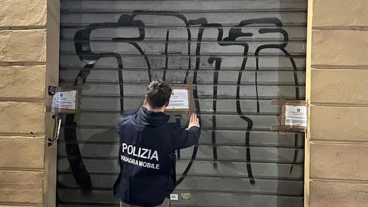 Usava il suo Internet point come base di spaccio: un arresto in Bolognina