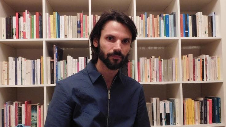 Orletti e l’ironica saga della nostra storia politica. “Però ci siamo divertiti”