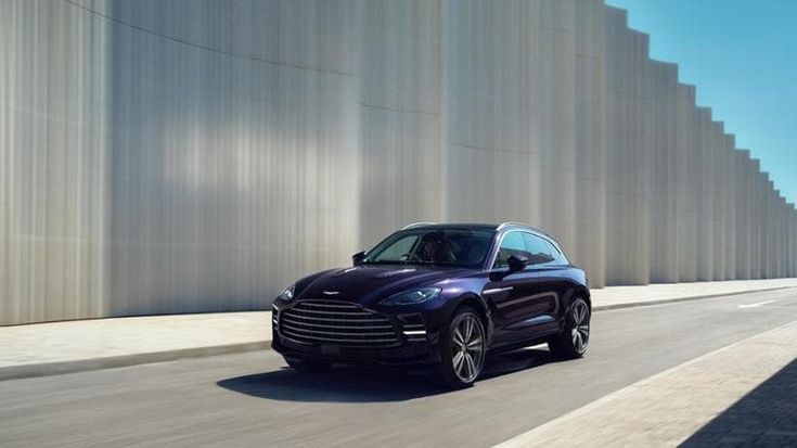 Aston Martin presenta la DBX GT, il super Suv da 727 Cv e 310 km/h