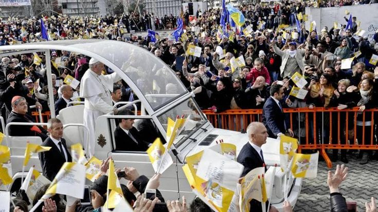 Napoli piange Papa Francesco: “Aveva con i partenopei un rapporto straordinario”