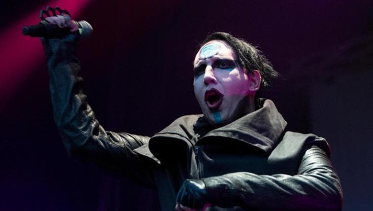Marilyn Manson sul palco a Ferrara, il ritorno del Reverendo dopo scandali e accuse per abusi